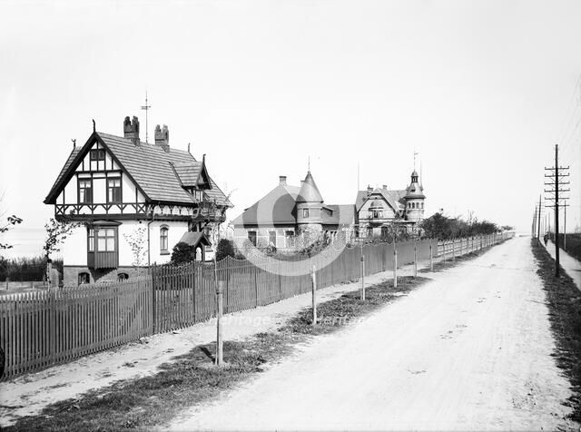 Private houses by the seafront, Landskrona, Sweden, 1910. Artist: Unknown