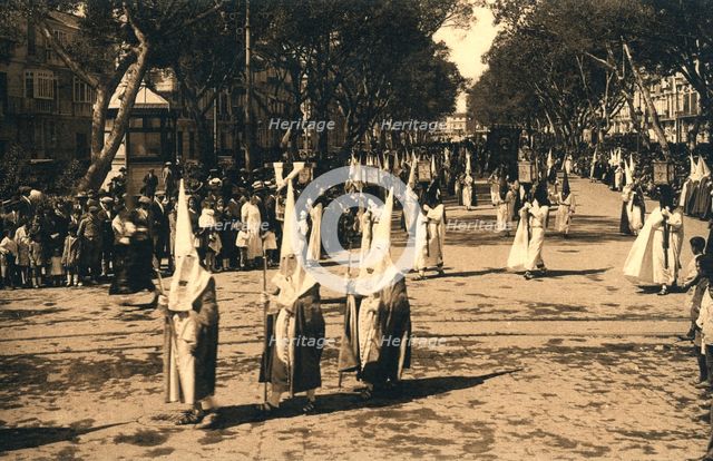 Procession of Easter in Malaga, postcard from the 1930s.