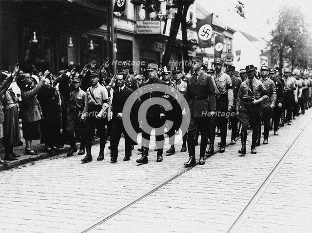 Propagandistically staged funeral procession with prominent National Socialists in Berlin-Köpenick o Artist: Anonymous  