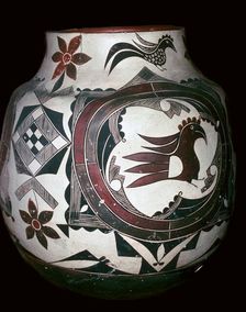 Pueblo pot with a bird design
