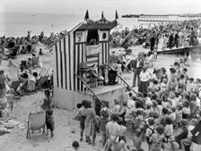 Punch and Judy show, Lowestoft, Suffolk, August 1949. Artist: Hallam Ashley