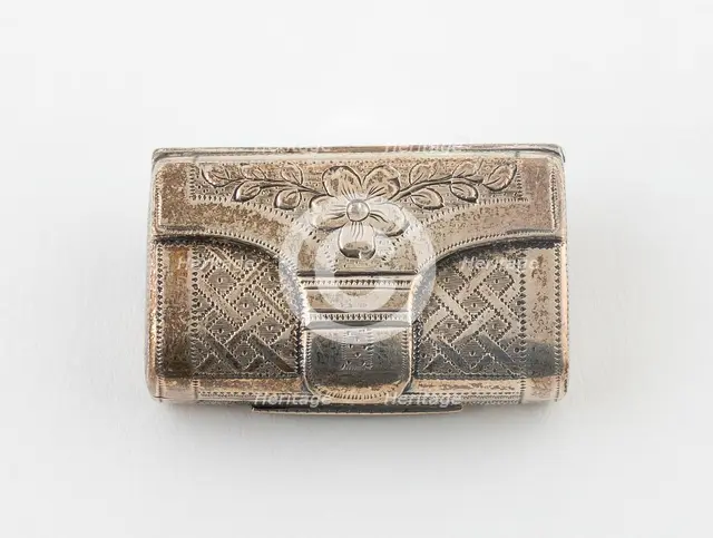 Purse-Shaped Vinaigrette, Birmingham, 1816/17. Creator: T. Simpson and Son.