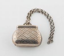 Purse-Shaped Vinaigrette, Birmingham, 1818/19. Creator: Joseph Willmore