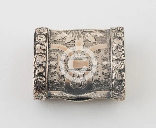 Purse-Shaped Vinaigrette, Birmingham, 1818/19. Creator: Possibly John Turner.