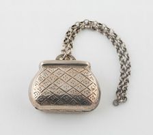 Purse-Shaped Vinaigrette, Birmingham, 1818/19. Creator: Joseph Willmore