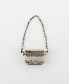 Purse-Shaped Vinaigrette with View of Windsor Castle, Birmingham, 1843/44. Creator: Marked JT