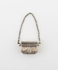 Purse-Shaped Vinaigrette with View of Windsor Castle, Birmingham, 1843/44. Creator: Marked JT