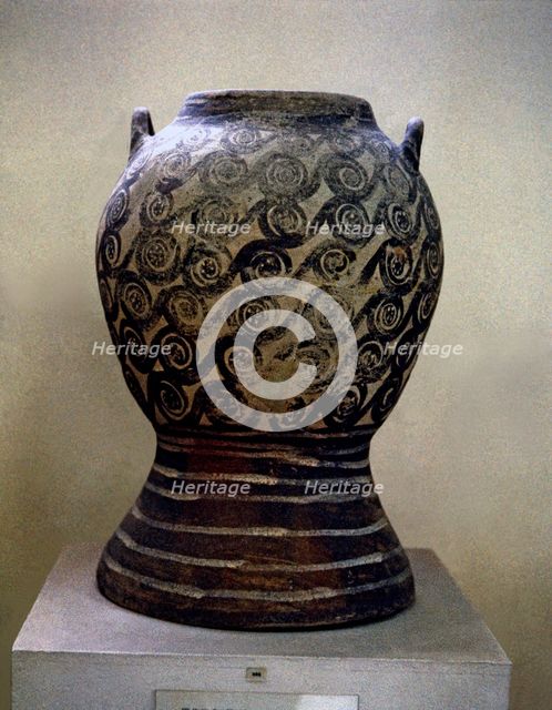 Pyxis with spiral decoration.