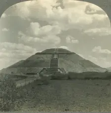 Pyramid of the Sun from the West, San Juan Teotihuacan, State of Mexico, Mex. c1930s. Creator: Unknown