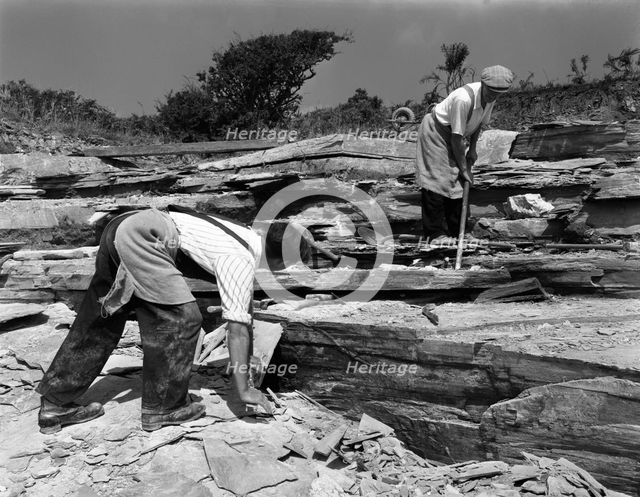 Quarrying slate by hand at Trebarwith Slate Quarry, Cornwall, 1959. Creator: Michael Walters.