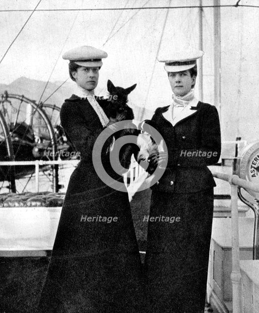 Queen Alexandra (1844-1925) with her daughter Princess Victoria (1868-1935). 1908.Artist: Queen Alexandra