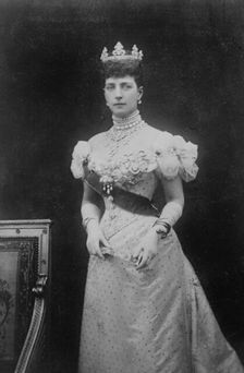 Queen Alexandra standing, 1912. Creator: Bain News Service