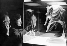 Queen Elizabeth II looks at the mask of King Tutankhamun, British Museum, London, 1972