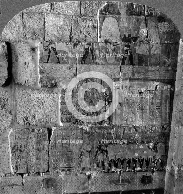 'Queen Makere's expedition to East Africa - reliefs carved at Der-el-Bahri, Thebes, Egypt', 1905.Artist: Underwood & Underwood