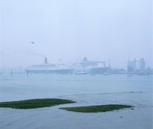 Queen Mary II with Queen Elizabeth II, Southampton, May 2004