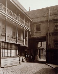 Queen's Head Inn Yard, c1881. Creator: Henry Dixon & Son