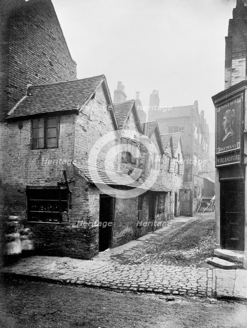 Queen's Head Yard in Birmingham, West Midlands. Artist: Unknown