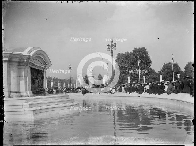 Queen Victoria Memorial, The Mall, St James, City of Westminster, London, 1919. Creator: Katherine Jean Macfee.