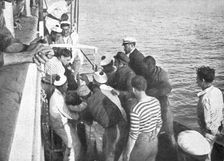 Quelques drames sur mer; un homme du `Gallia`, grievement blesse par l'explosion de la torpille, es Creator: Unknown