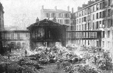 Quelques Points de Chute; Cour du ministere de la Guerre ou des baraquements ont..., 1918. Creator: Unknown