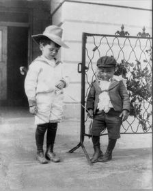 Quentin Roosevelt and Roswell Newcomb Pinckney as children, 1901. Creator: Frances Benjamin Johnston
