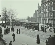 Queue of people at Blackfriars Tramway shelter, London, 1912