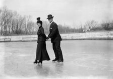 R.P. Hobson & wife, between c1910 and c1915. Creator: Bain News Service