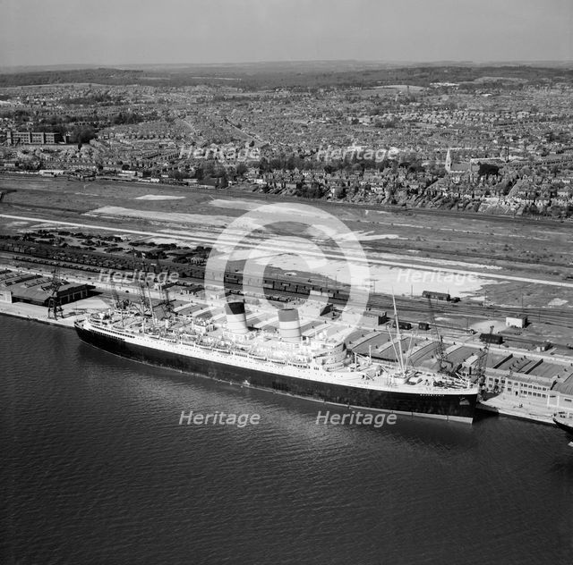RMS 'Mauretania' at the New Docks (Western Docks), Southampton, Hampshire, 1949. Artist: Aerofilms.