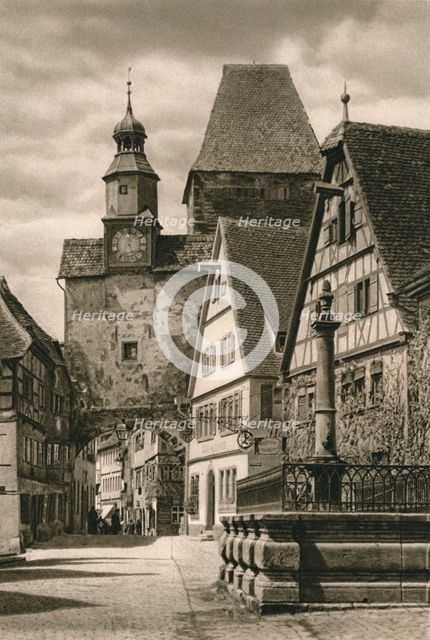 'Rothenburg o. d. T. - Roderbogen - Markusturm', 1931. Artist: Kurt Hielscher.