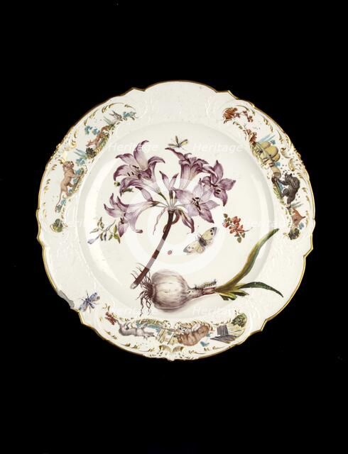 Round serving dish, c1755. Artists: Unknown, Chelsea factory.