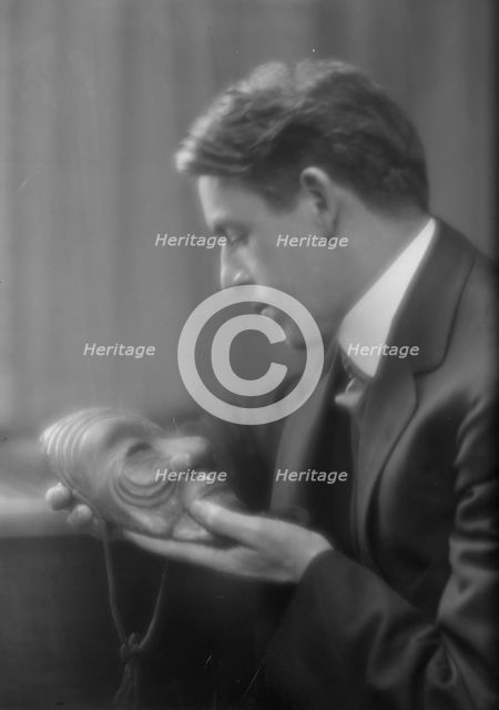Rowe, Arthur, portrait photograph, 1912 or 1913. Creator: Arnold Genthe.