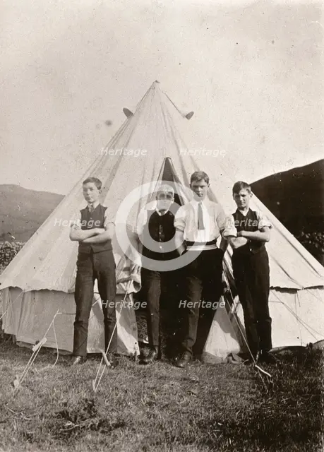 Rowntrees boys camp, 1912. Artist: Unknown