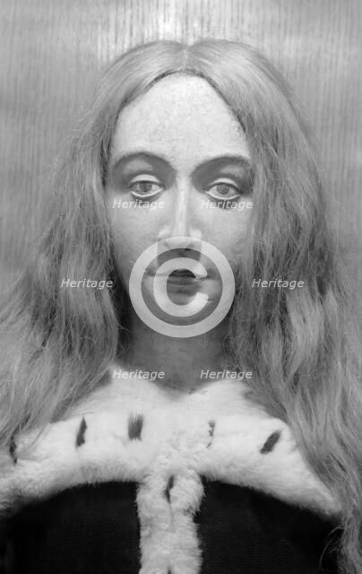 Royal funeral effigy of Elizabeth of York, Westminster Abbey, London, 1945-1980. Artist: Eric de Maré