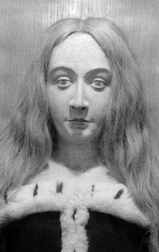 Royal funeral effigy of Elizabeth of York, Westminster Abbey, London, 1945-1980. Artist: Eric de Maré