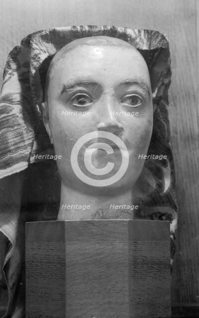 Royal funeral effigy of Queen Mary I, Westminster Abbey, London, 1945-1980. Artist: Eric de Maré