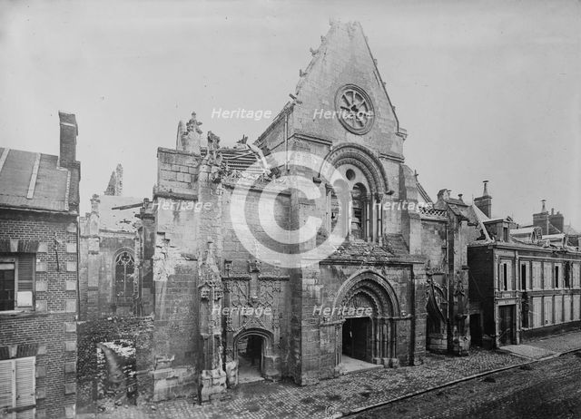 Roye - Facade of Church of St. Pierre, between c1915 and 1918. Creator: Bain News Service.