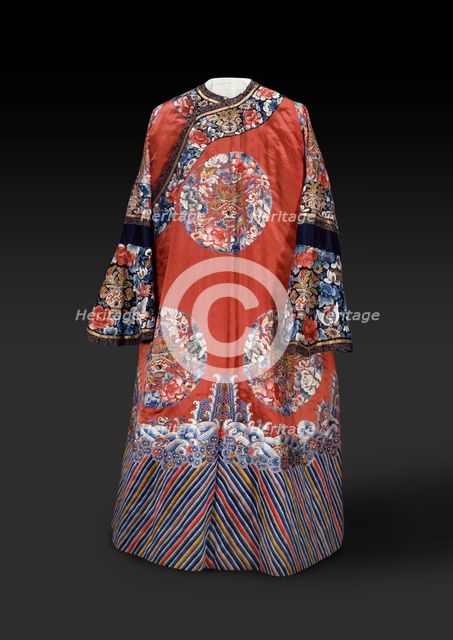 Robe with roundels and waves, 19th century. Artist: Unknown.