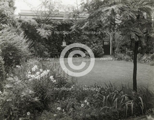 Robert M. Jeffress house, 1800 Monument Avenue, Richmond, Virginia, 1933. Creator: Frances Benjamin Johnston.