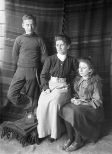 Robert Augustus Henry L'Estrange's family from left Frederick Robert L'Estrange (son)..., 1906. Creator: Robert Augustus Henry L'Estrange