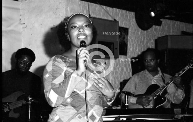 Roberta Flack,  Ronnie Scott's , Soho, London, 1972. Artist: Brian O'Connor.