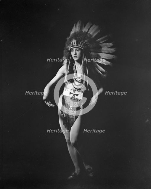 Roberts, Rene, Miss, 1922 Nov. 18. Creator: Arnold Genthe.