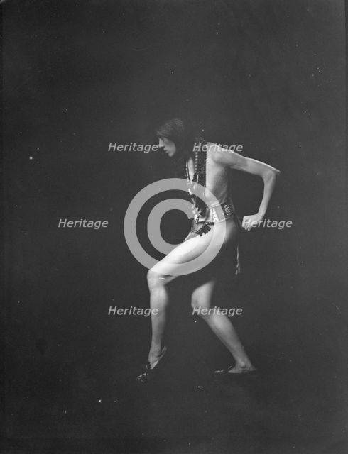 Roberts, Rene, Miss, 1922 Nov. 18. Creator: Arnold Genthe.
