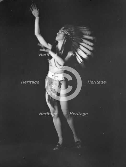 Roberts, Rene, Miss, 1922 Nov. 18. Creator: Arnold Genthe.