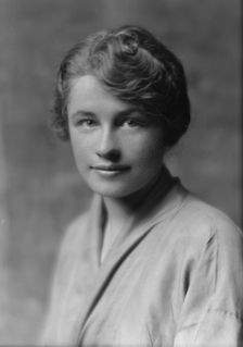 Robinson, Thomas L., Mrs., portrait photograph, 1914 June 22. Creator: Arnold Genthe