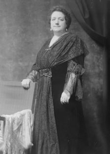 Rodriguez, Madame, portrait photograph, 1915 June 26. Creator: Arnold Genthe