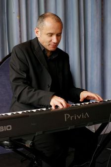 Roger Lewin, Hawth, Crawley, West Sussex, Jan 2016. Artist: Brian O'Connor