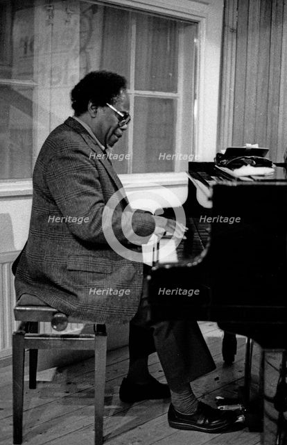 Roland Hanna, Tenor Clef, Hoxton Square, London, Dec 1991. Artist: Brian O'Connor.