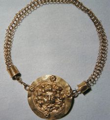 Roman gold pendant