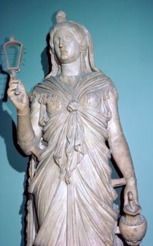 Romanised statue of Isis