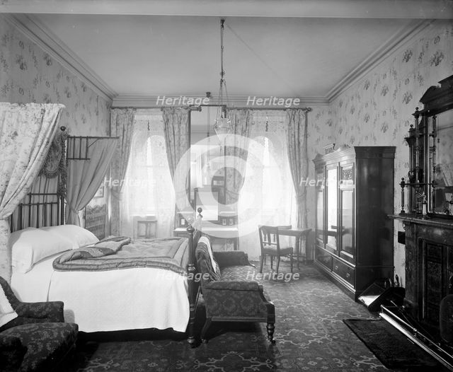Room 304 in the Grand Hotel, Northumberland Avenue, London, 1912. Artist: Bedford Lemere and Company